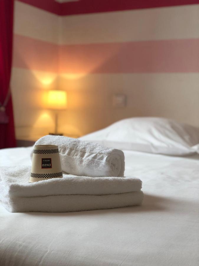 Enzo Hotels Neufchateau By Kyriad Direct ภายนอก รูปภาพ