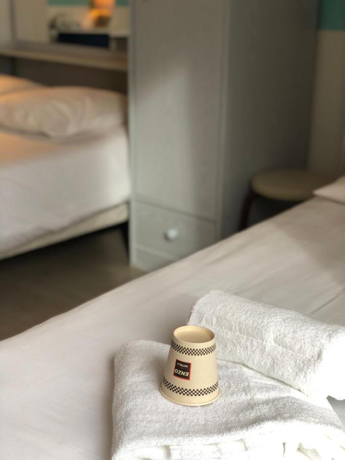 Enzo Hotels Neufchateau By Kyriad Direct ภายนอก รูปภาพ