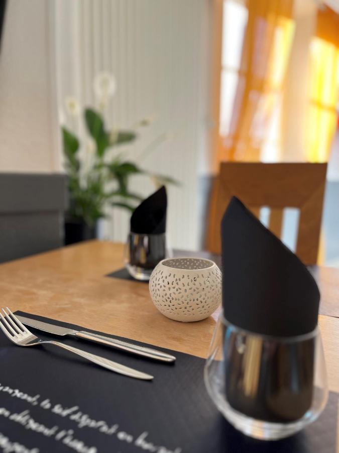Enzo Hotels Neufchateau By Kyriad Direct ภายนอก รูปภาพ